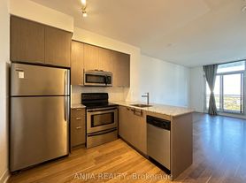 23 Sheppard Ave E