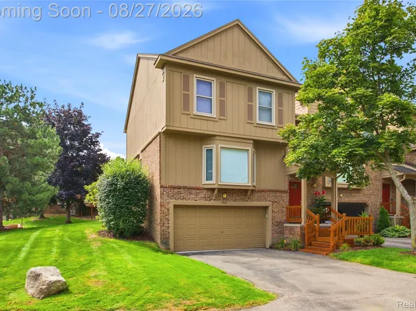 6306 Aspen Ridge Blvd, West Bloomfield, MI 48322