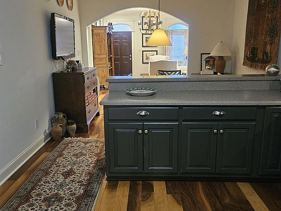 4th image of 15 Harbor View Ct NE