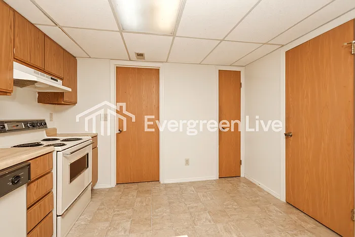 6540 Rolling Glen Dr — Photo 8