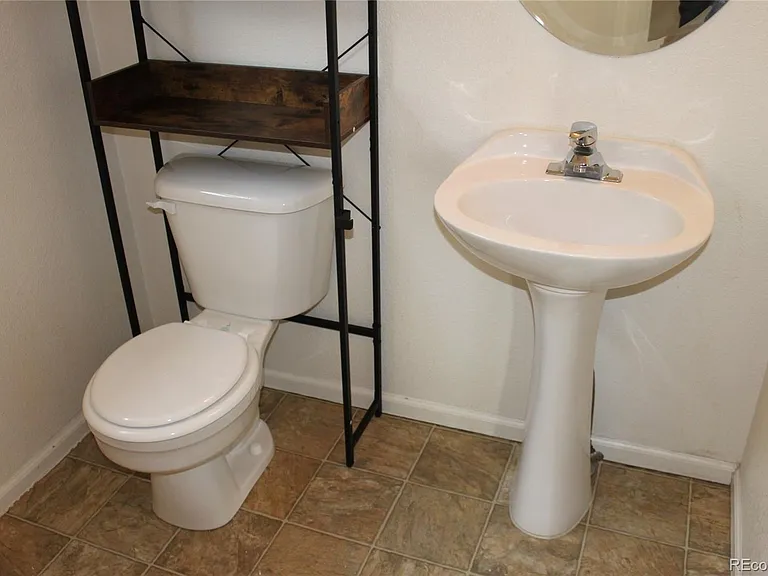 4915 Waldenwood Dr — Photo 11