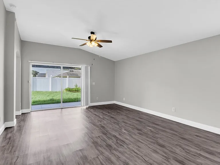 3335 Clover Blossom Cir — Photo 30