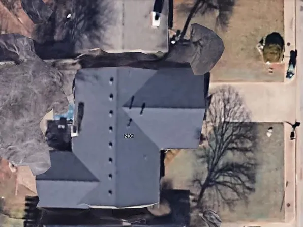 2101 Willow Creek Rd, Edmond, OK 73013