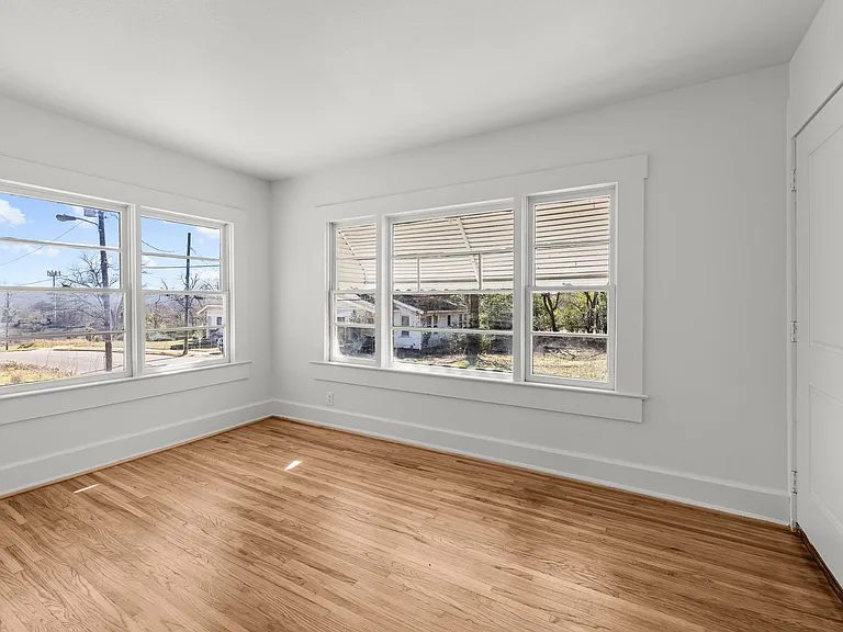 3009 Prince Ave — Photo 13