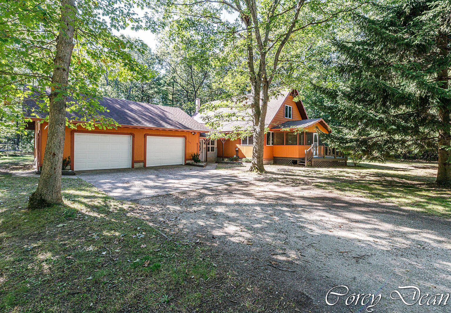 711 Division St, Eastlake, MI 49626 Zillow