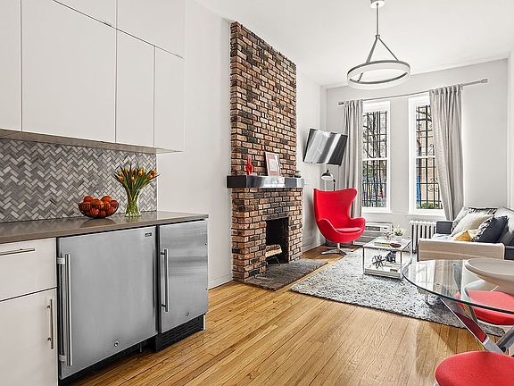 2nd image of 345 W 21st St APT 1D