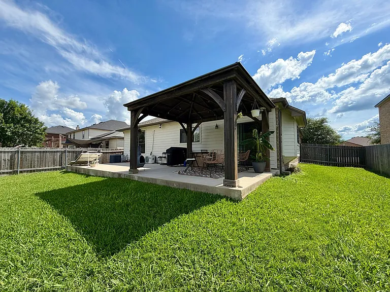 206 Briarwood Dr — Photo 35