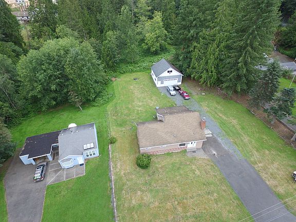 4th image of 10227 30th St NE