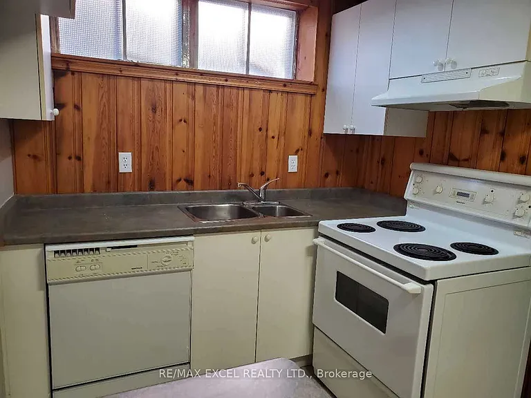 157 Fenn Ave — Photo 17