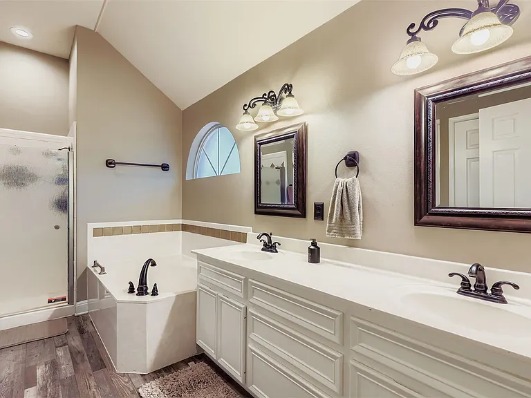 1809 Edelweiss Dr — Photo 16