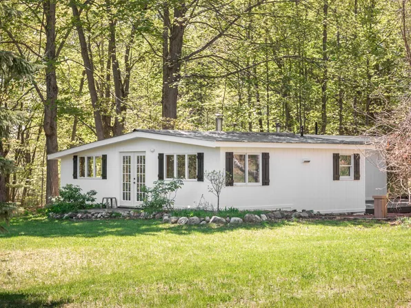 11199 Center Rd, Traverse City, MI 49686
