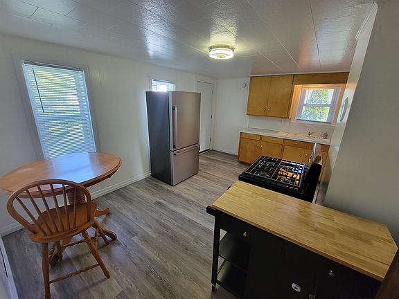 Kitchen/Dining.