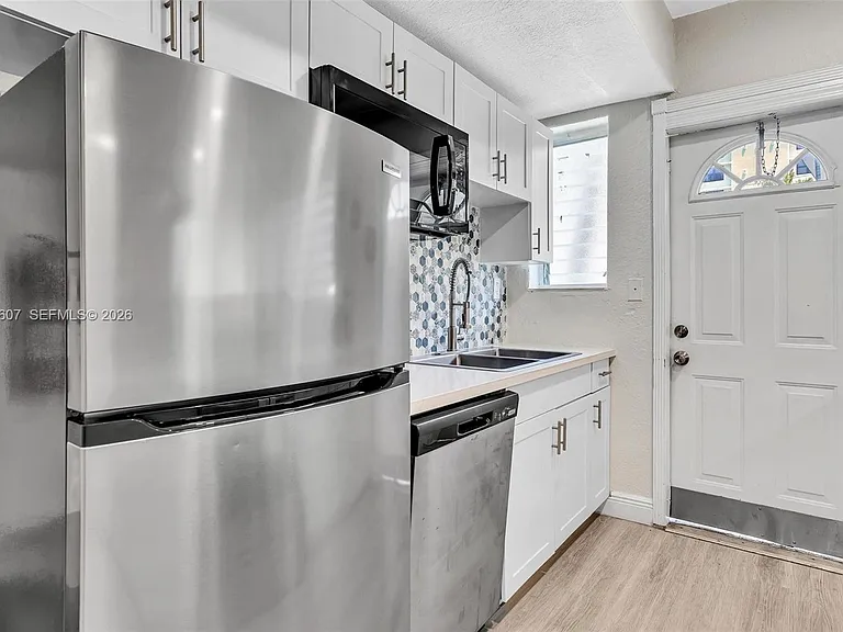 10004 E Bay Harbor Dr #5 — Photo 12