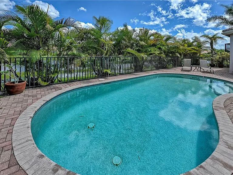 6623 Monterey Point — Photo 24