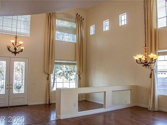 5th image of 333 Parisian Springs Ct