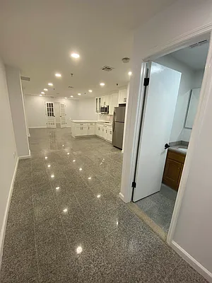 Rented by Reyes & Elsamad Real Estate Group | media 5