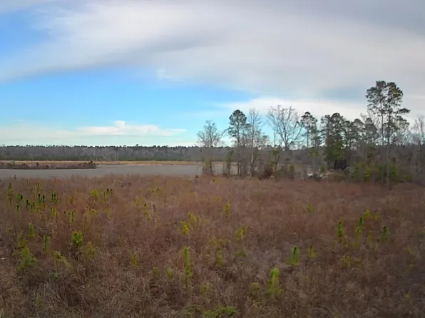 307 Sunrise Rd, Smoaks, SC 29481