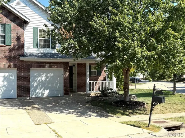 594 Timber Creek Trl, O'Fallon, MO 63368