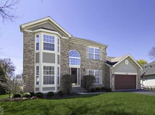 1048 Victoria Dr, Fox River Grove, IL