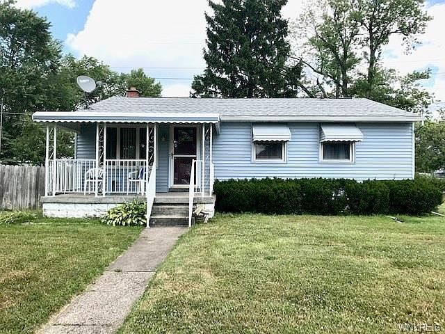 1st image of 123 Crescent Ct