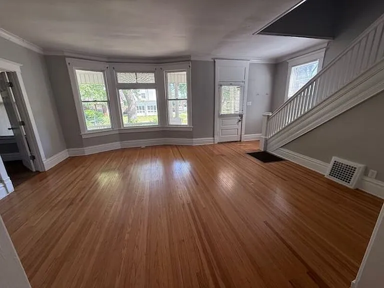 1600 W Callender Ave — Photo 5