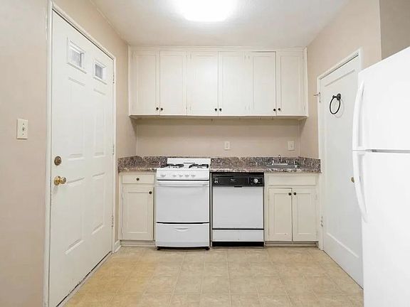 5th image of 922 Cumberland St