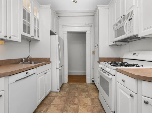 8 Garrison St, Boston, MA