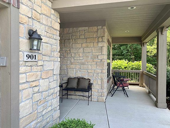 3rd image of 901 Dublin Dr