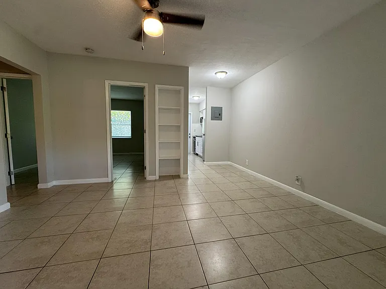 625 NE 14th Ave #4 — Photo 10