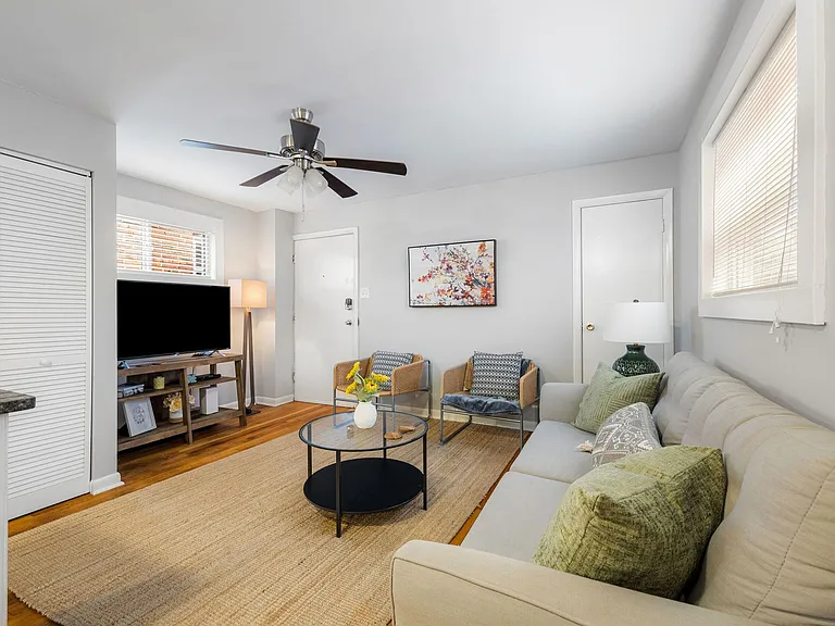 3018 Park Ave — Photo 2