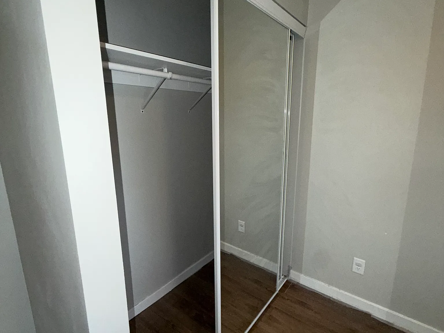 2 bed, 800 sqft, $1,350 — Photo 4