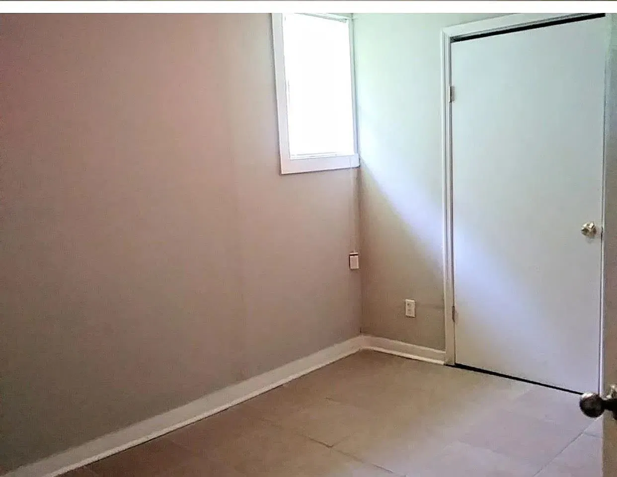 3 bed, 1.0 bath, 1040 sqft, $850 — Photo 4