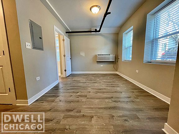 5th image of 3426 N Elaine Pl #G