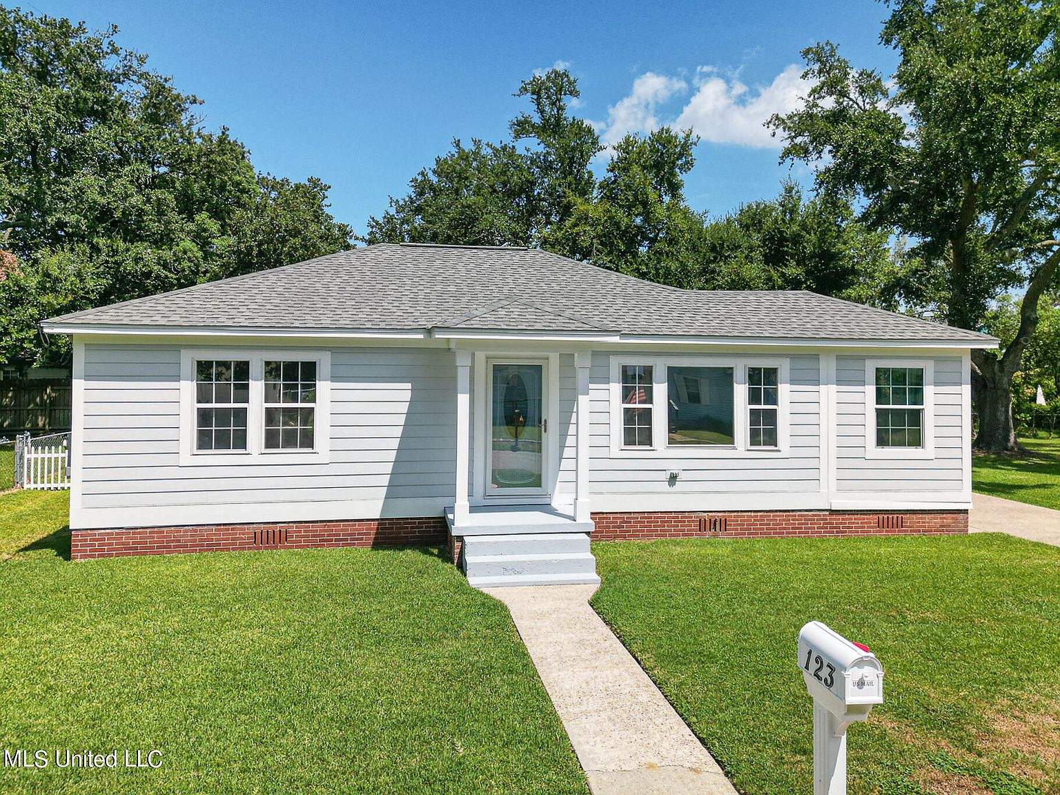 123 Oak Gardens Ave, Long Beach, MS 39560 Zillow