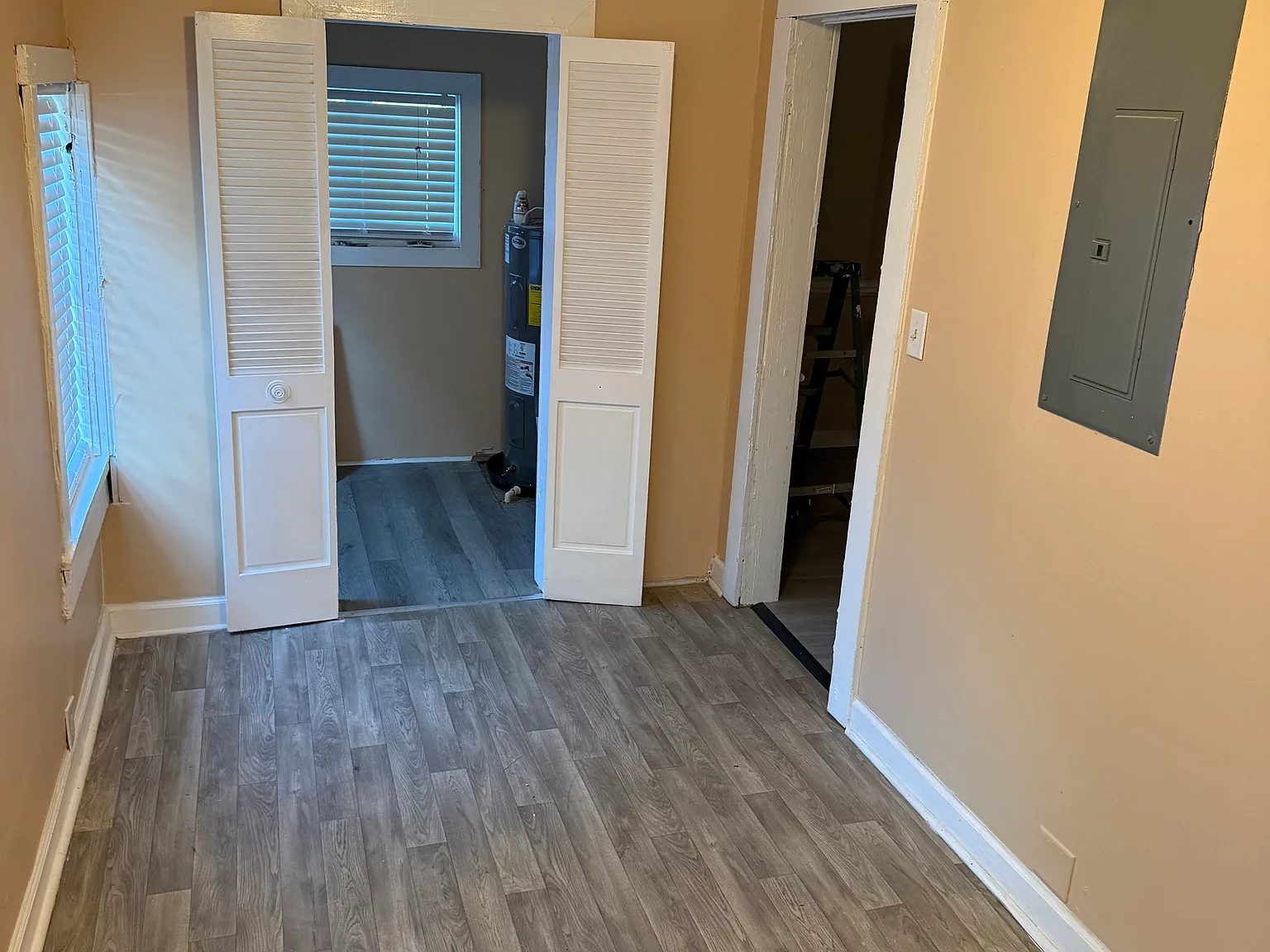 2 bed, 1100 sqft, $650 — Photo 2