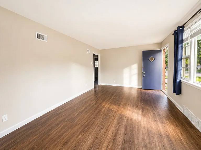 5320 S Madison Ave — Photo 3