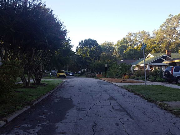 4th image of 407 W Bessemer Ave