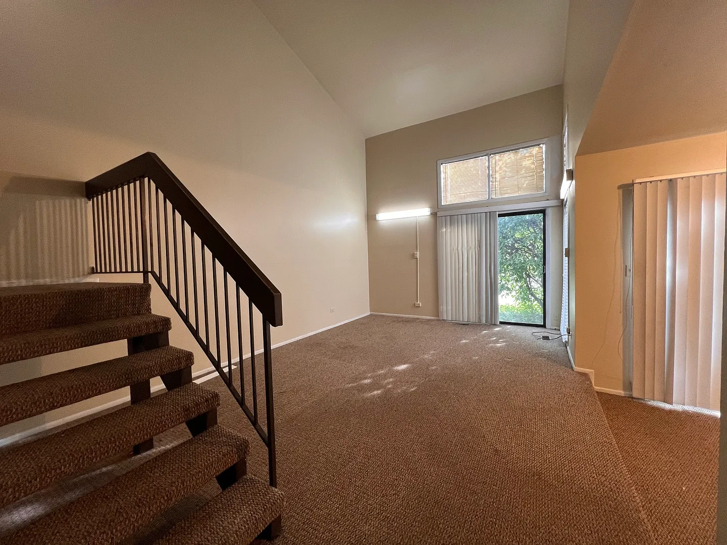 2 bed, 1.5 bath, 1244 sqft, $2,400 — Photo 4