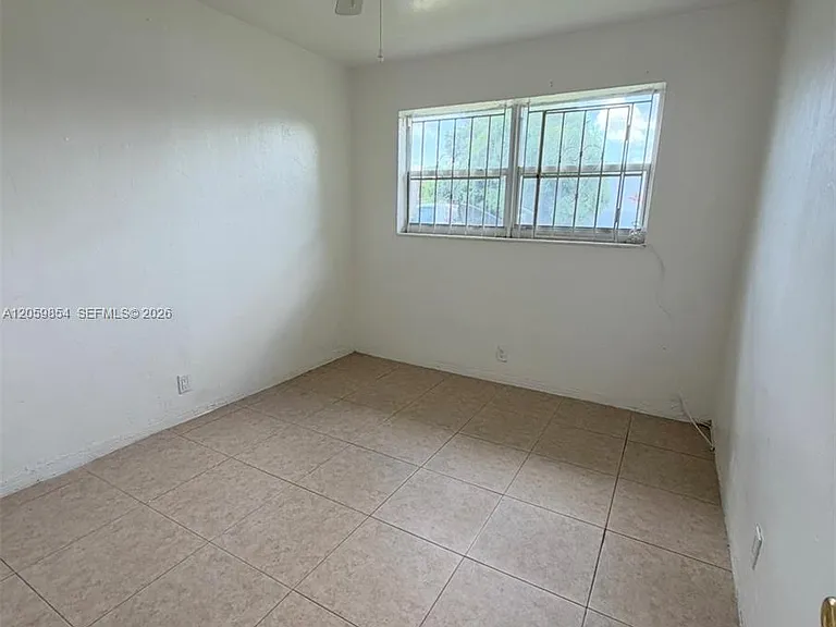 1732 NW 75th St #1732 — Photo 4