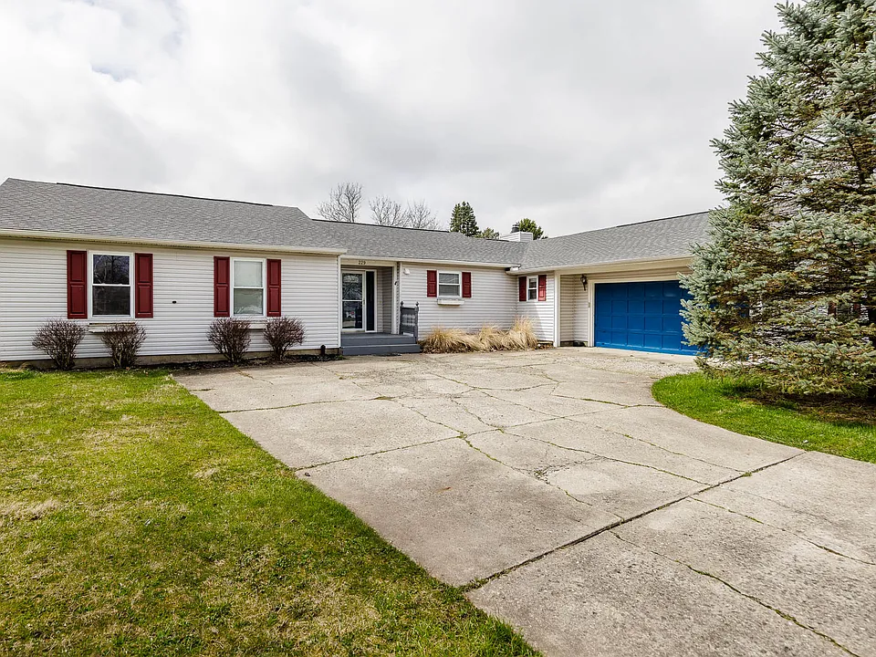229 Topaz Ln