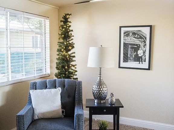 5th image of 1547 Hurlingham Way