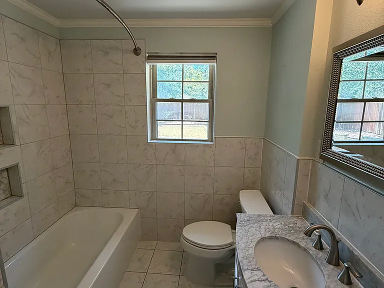 6452 E Lovers Ln — Photo 7