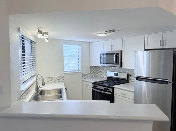 2500 Burleson Rd APT 713, Austin, TX 78741