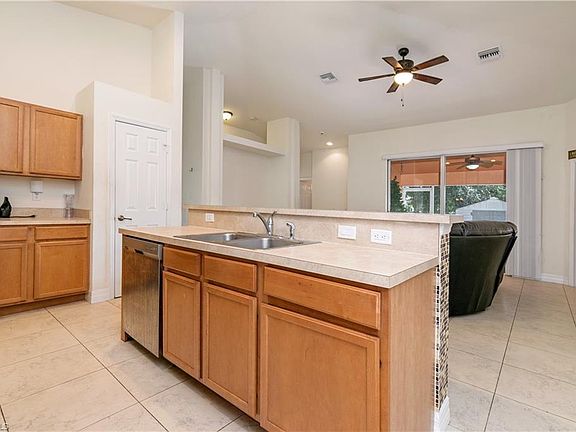 3rd image of 2833 NW 27th Pl