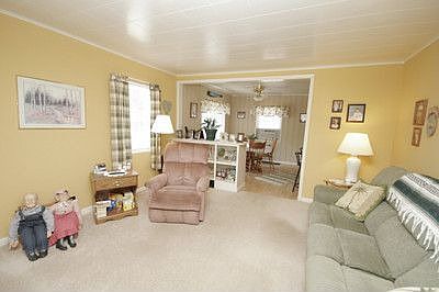 3rd image of 2247 Valentine St NE
