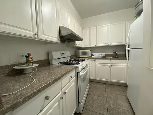Rented by Compass | media 19