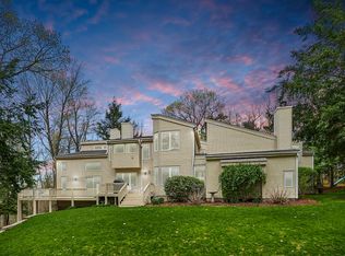 15 McIntosh Dr, Wilbraham, MA 01095