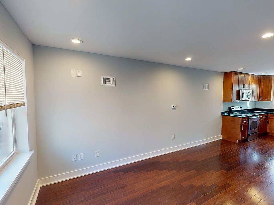 1st image of 1555 E Hewson St