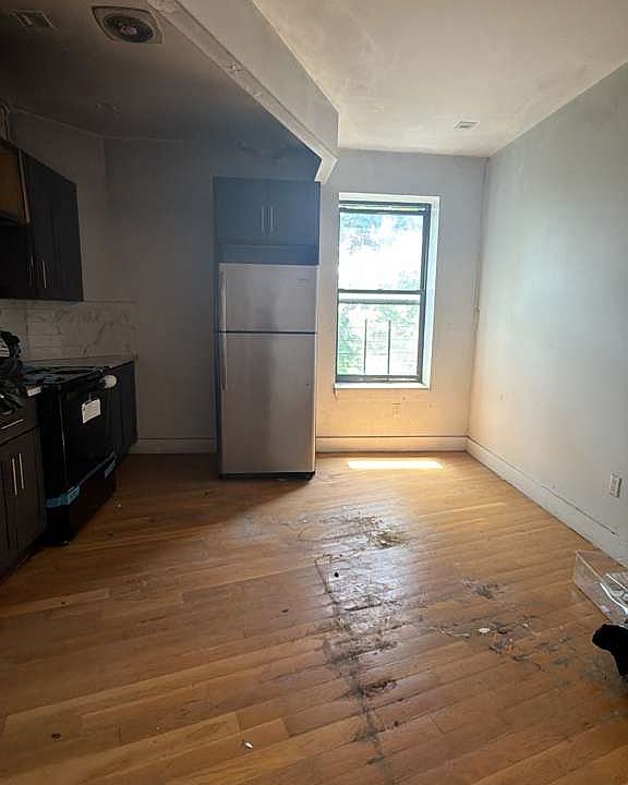 2nd image of 234 Richmond St #4