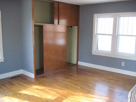 2nd image of 216 N Saint Paul St